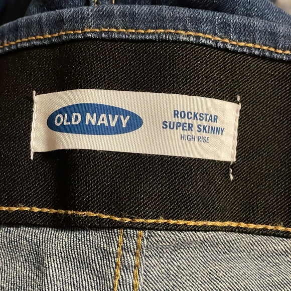 Old Navy women’s Rockstar super skinny, high rise denim jeans. Size 18 plus. NWT - Picture 7 of 9